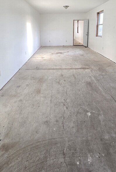 More Photos Of 66525 S Forest Ave, Lenox Township Warehouse For Lease