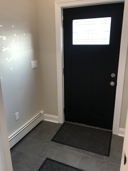 More Photos Of 251 Main St, Northport Storefront For Sale