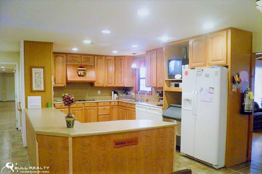 More Photos Of 510 Reed Rd, Dalton Assisted Living For Sale