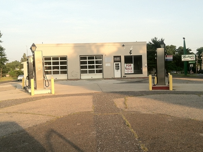 Primary Photo Of 1305 Cooper St, Woodbury Auto Repair For Sale