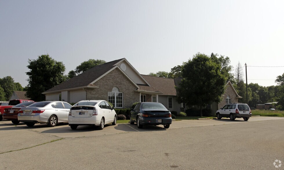 Primary Photo Of 30677 Old Us-20, Elkhart Office For Lease