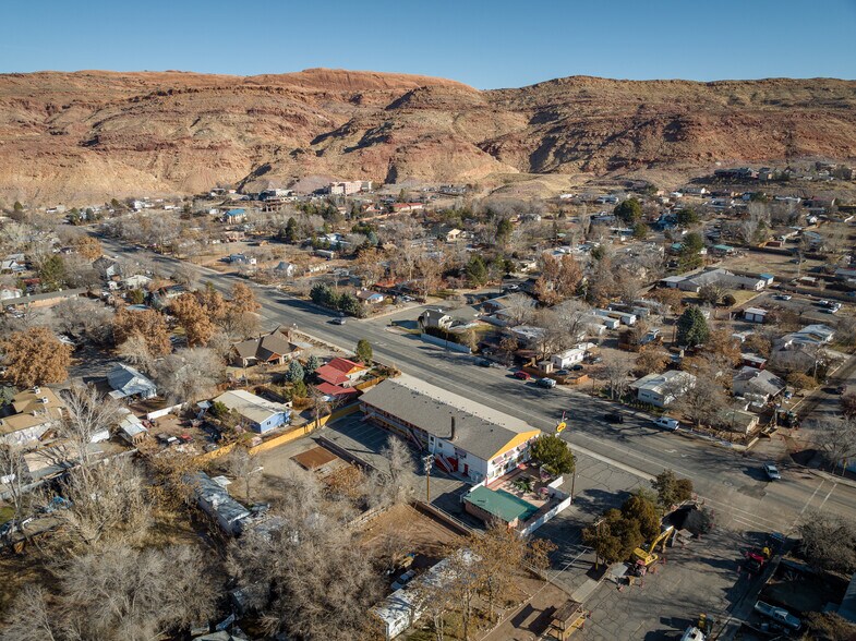 More Photos Of 166 S 400 E, Moab Hotel For Sale