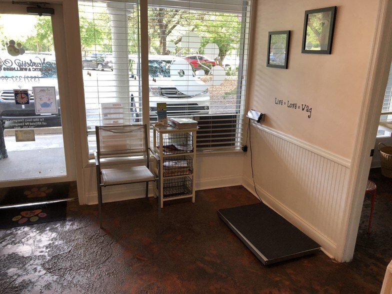More Photos Of 500 NW 60th St, Gainesville Storefront Retail Office For Lease