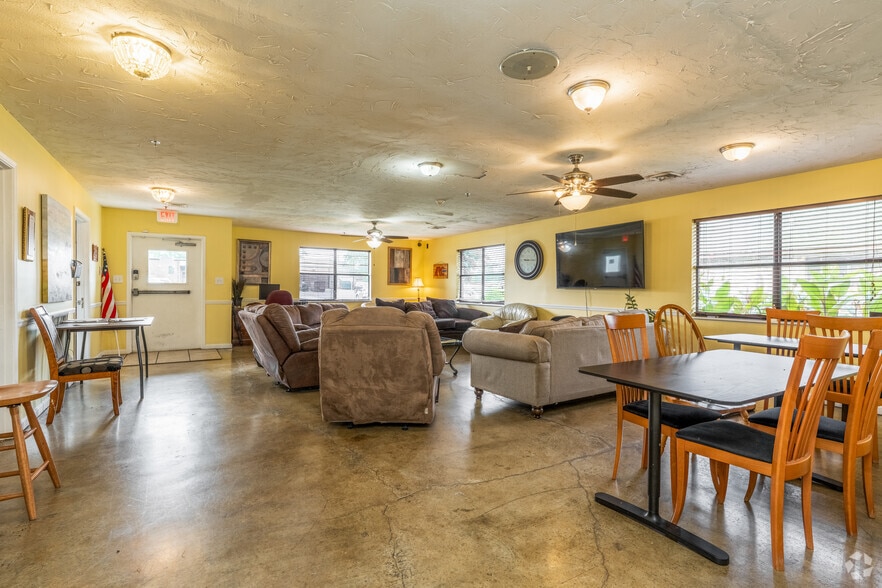 More Photos Of 1612 5th Ave N, Bessemer Medical For Sale