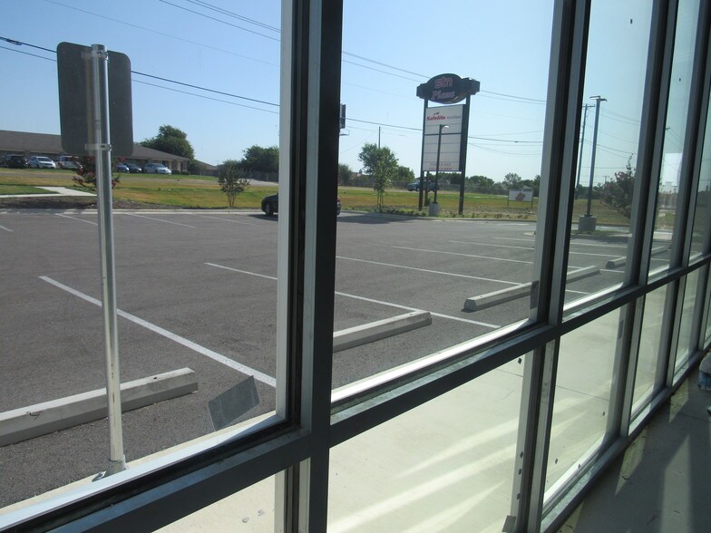 More Photos Of 2102 W Stan Schlueter Loop, Killeen Freestanding For Lease