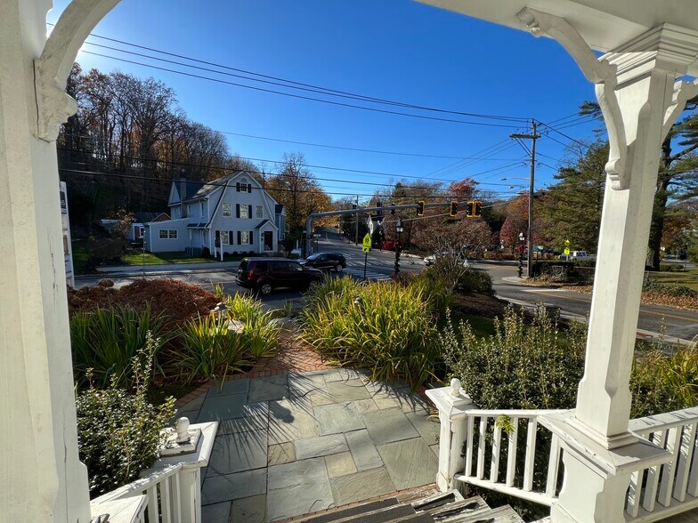 More Photos Of 903 Main St, Port Jefferson Loft Creative Space For Sale