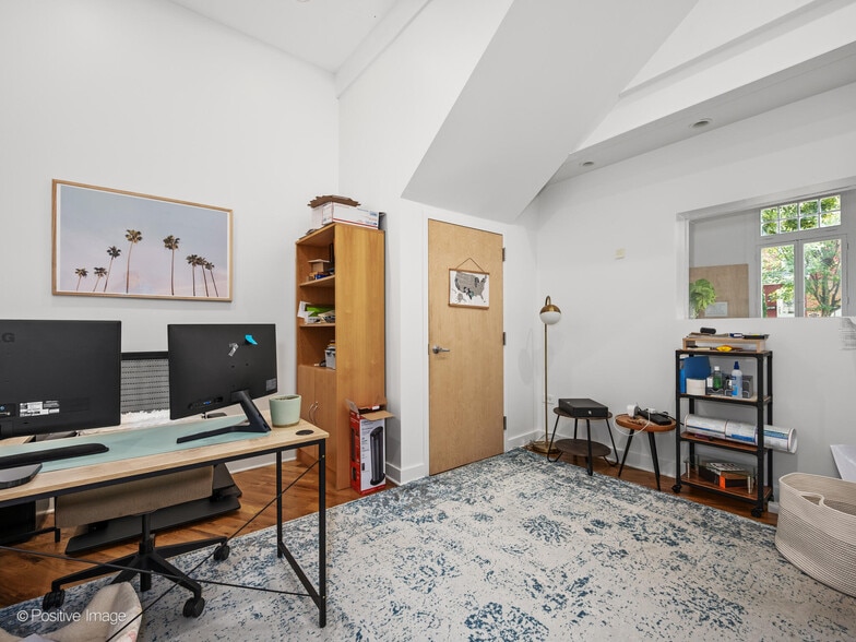 More Photos Of 1817 Church St, Evanston Loft Creative Space For Sale