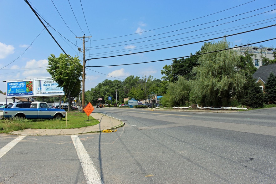 More Photos Of 5 Mill St N, Marlborough Storefront Retail Office For Lease