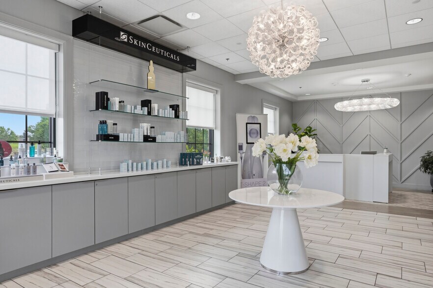 More Photos Of 160 Fountains Blvd, Madison Medical For Sale