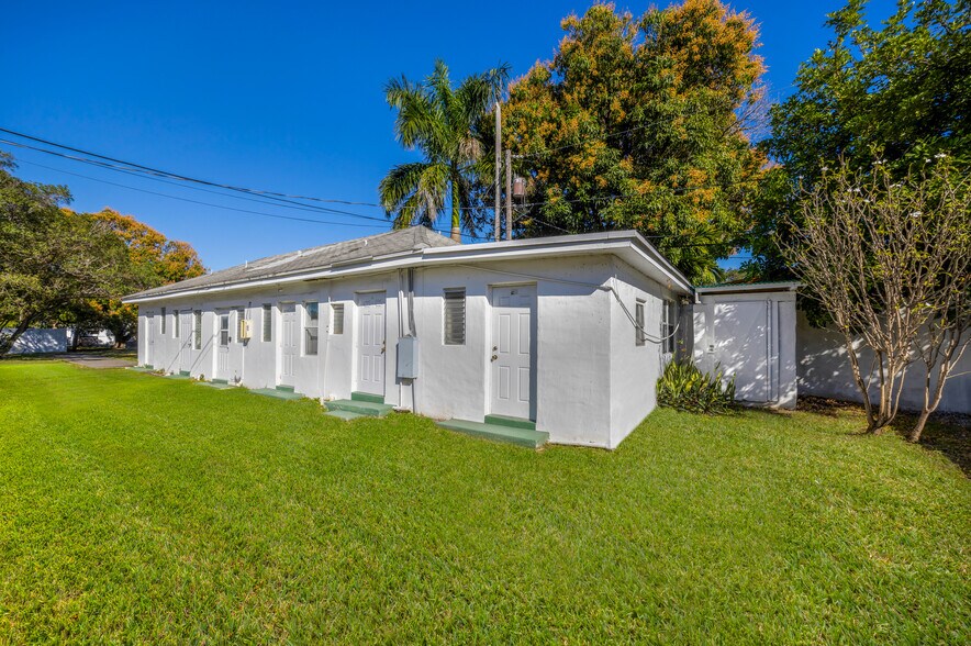 More Photos Of 1215 N 17th Ct, Hollywood Apartments For Sale