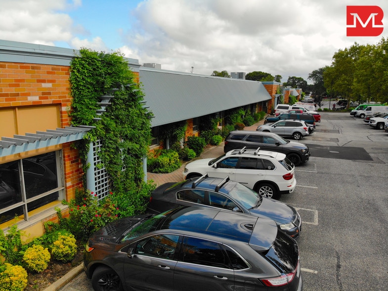 More Photos Of 95 Hoffman Ln, Islandia Warehouse For Lease