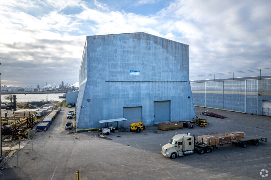 More Photos Of 16534 Peninsula St, Houston Manufacturing For Lease