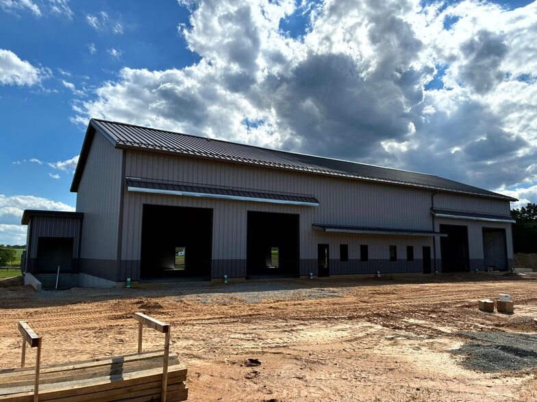 Primary Photo Of 115 Reedville Rd, Oxford Light Manufacturing For Lease