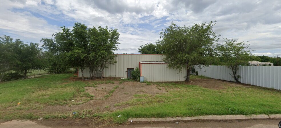 Primary Photo Of 406 Wilbarger St, Vernon Specialty For Sale