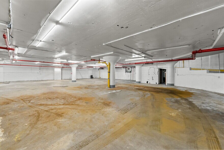 More Photos Of 122-128 N 11th St, Newark Manufacturing For Sale