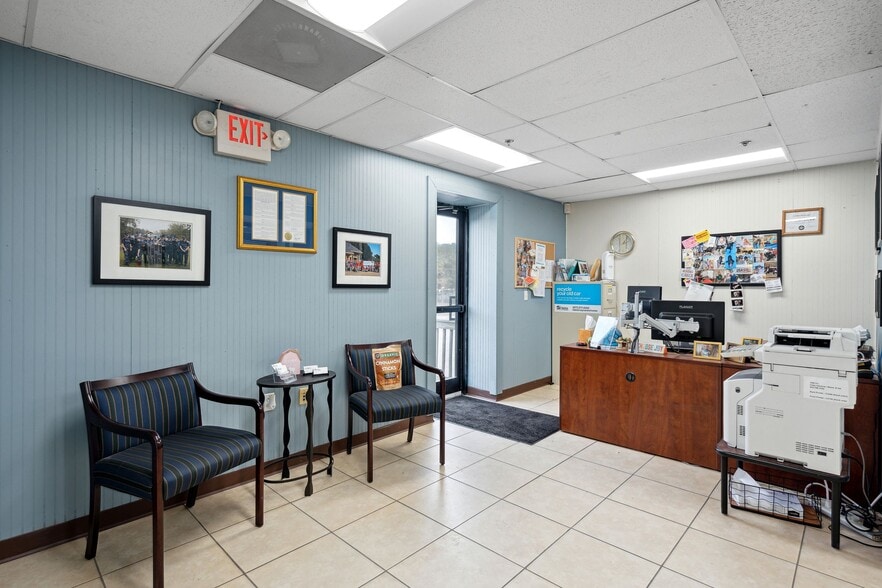 More Photos Of 1 Belknap Dr, Goose Creek Warehouse For Sale
