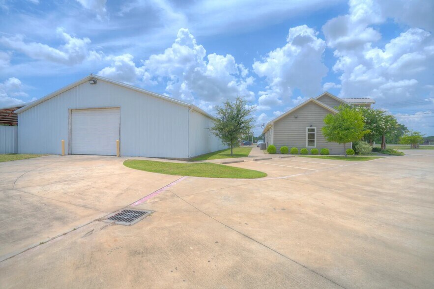 More Photos Of 3209 Fort Worth Dr, Denton Medical For Lease
