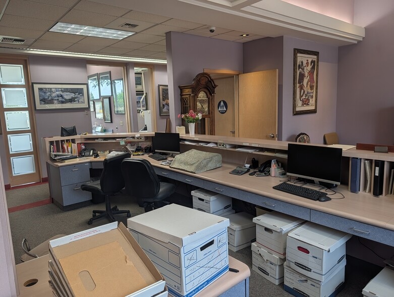 More Photos Of 1128 N Chinowth St, Visalia Medical For Sale