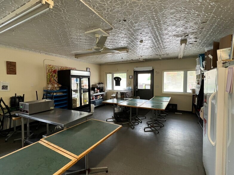 More Photos Of 85 Stephen St, Kingston Freestanding For Sale