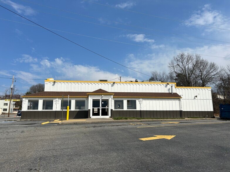 More Photos Of 1121 Memorial Blvd S, Martinsville Fast Food For Sale
