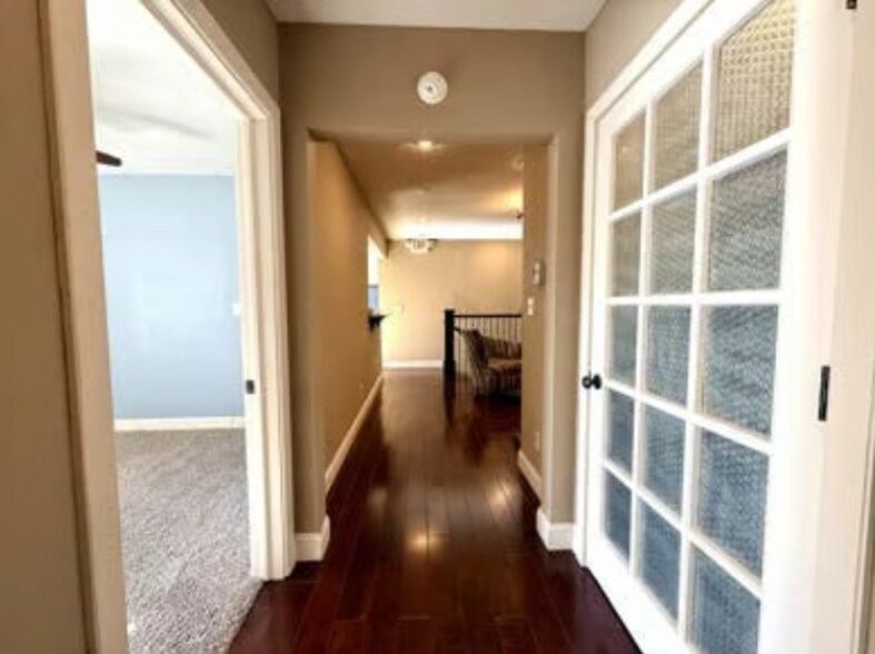 More Photos Of 206 W Elm St, Ozark Office For Sale