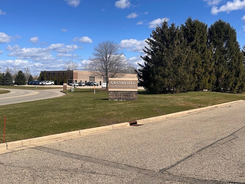 More Photos Of 3408 Busch Dr SW, Grandville Manufacturing For Sale