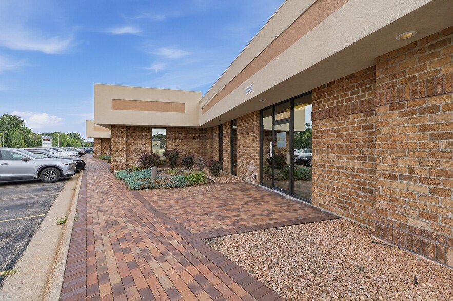 More Photos Of 1840 Post Rd, Plover Storefront Retail Office For Sale