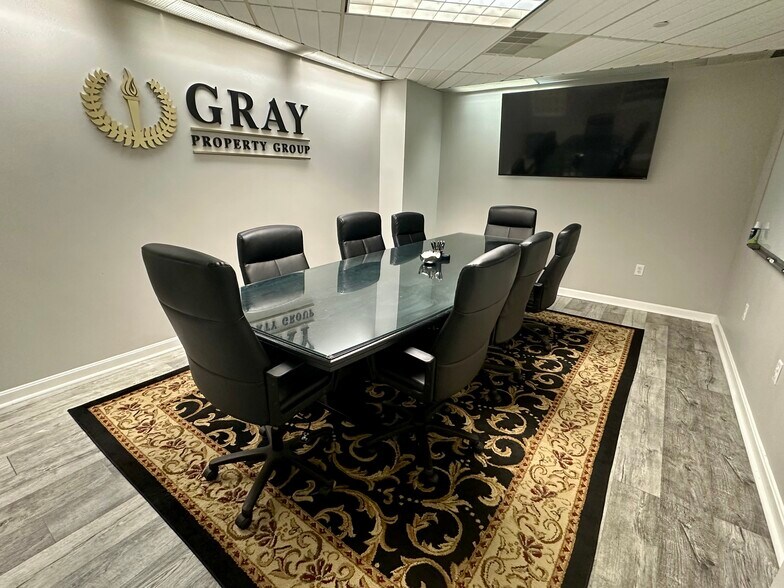 More Photos Of 1650 Elm St, Manchester Medical For Sale