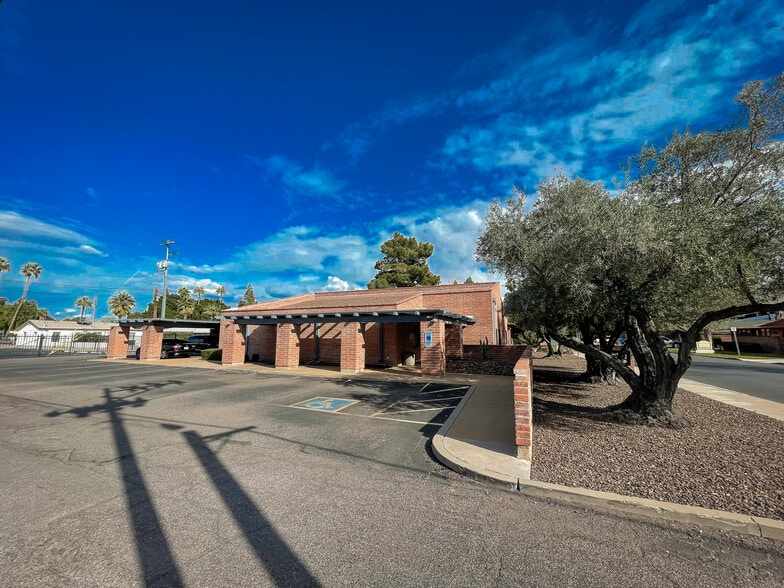 More Photos Of 52 E Monterey Way, Phoenix Medical For Lease