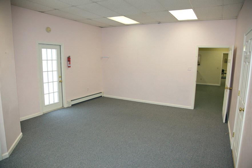 More Photos Of 1216-1236 Portland Rd, Kennebunkport Medical For Sale