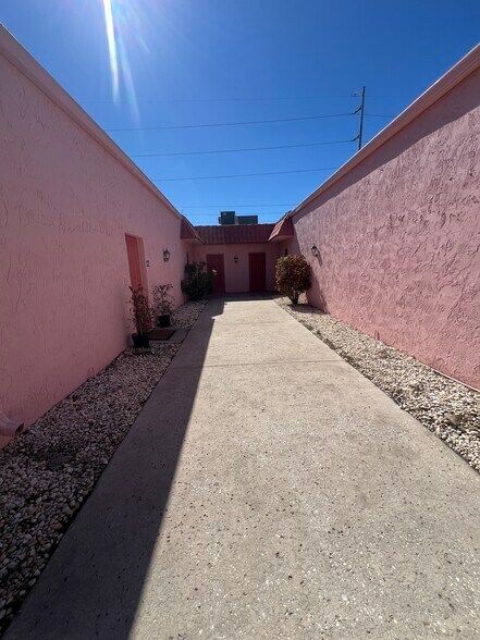 More Photos Of 6449 38th Ave, Saint Petersburg Medical For Lease