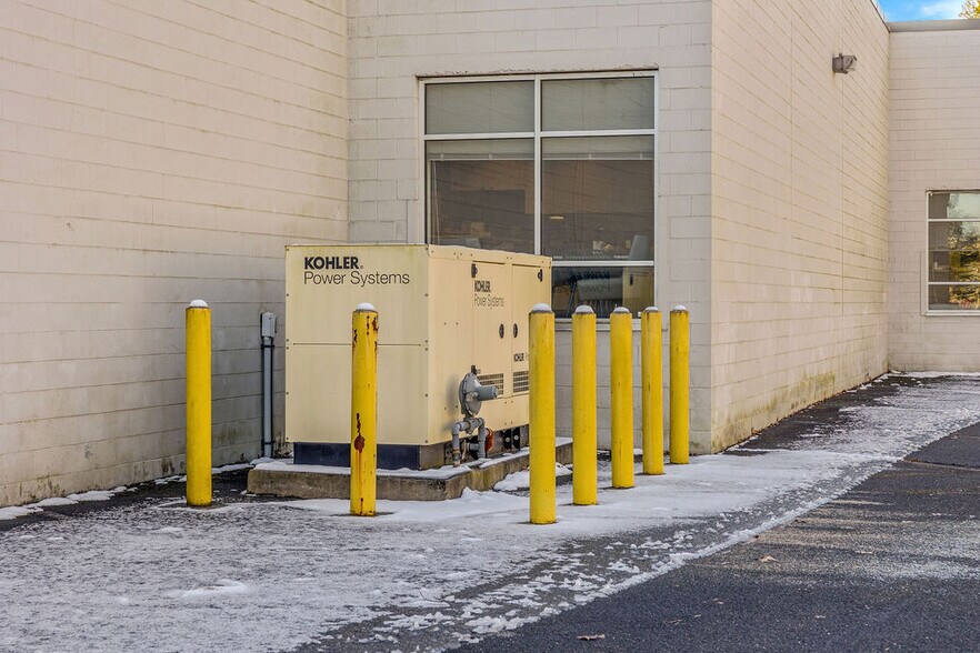 More Photos Of 81 Corbett Way, Eatontown Office For Lease