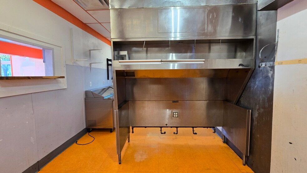 More Photos Of 98 Southport Rd, Spartanburg Restaurant For Lease