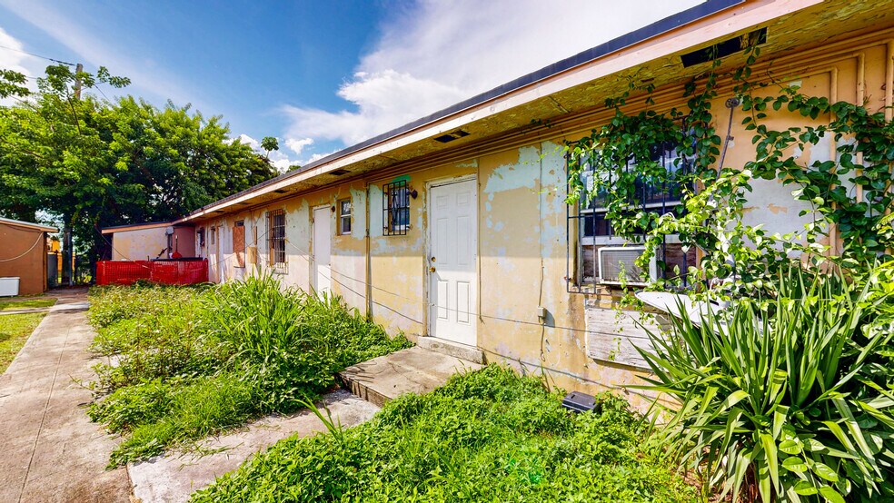 More Photos Of 1478 NW 2nd Ave, Florida City Multifamily For Sale