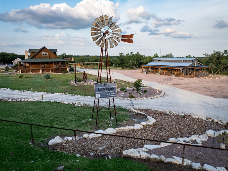 More Photos Of 3607 Lone Man Mountain Rd, Wimberley Hotel For Sale