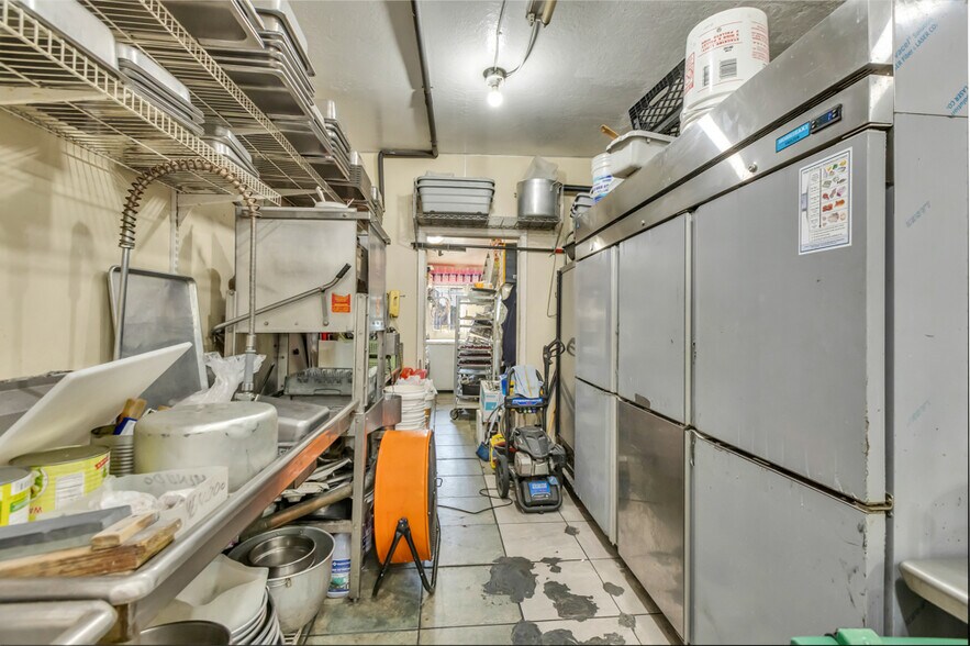 More Photos Of 7223 55th St, Sacramento Restaurant For Sale