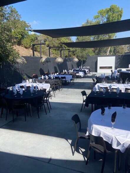 More Photos Of 281 W Main St, Ventura Storefront Retail Residential For Sale