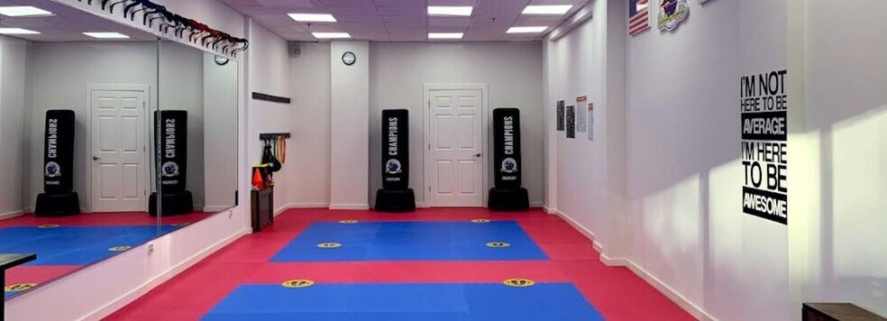 More Photos Of 241 9th Ave, New York Apartments For Lease