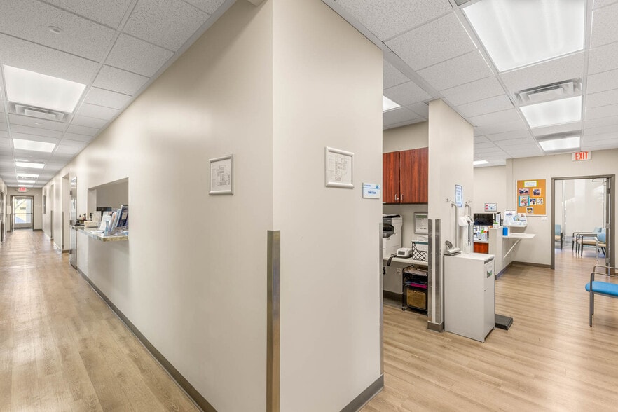 More Photos Of 2601 N Tenaya Way, Las Vegas Office For Sale