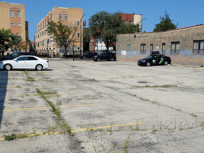 More Photos Of 3265 W Armitage Ave, Chicago Office Residential For Sale