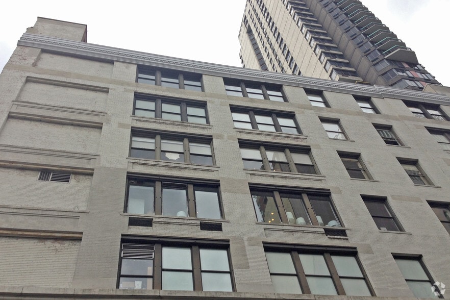 More Photos Of 306 E 61st St, New York Office For Lease