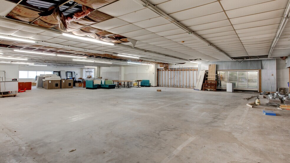 More Photos Of 2015 Payne st, Tell City Light Distribution For Sale