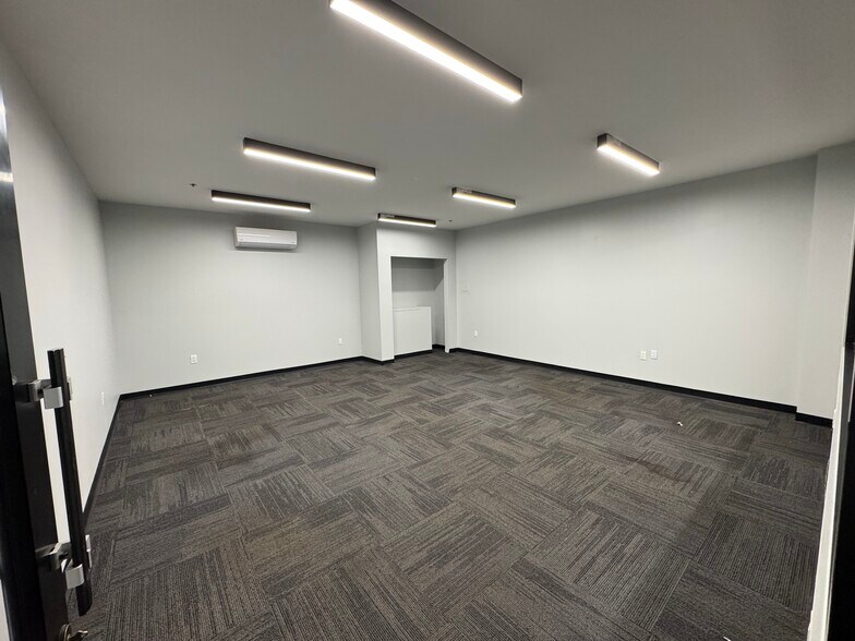 More Photos Of 152 Post Ave, New York General Retail For Sale