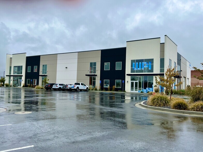 More Photos Of 3437 W Water St, Riverton Industrial For Lease