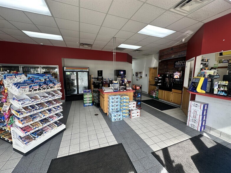 More Photos Of 12180 Center Rd, Durand Service Station For Sale