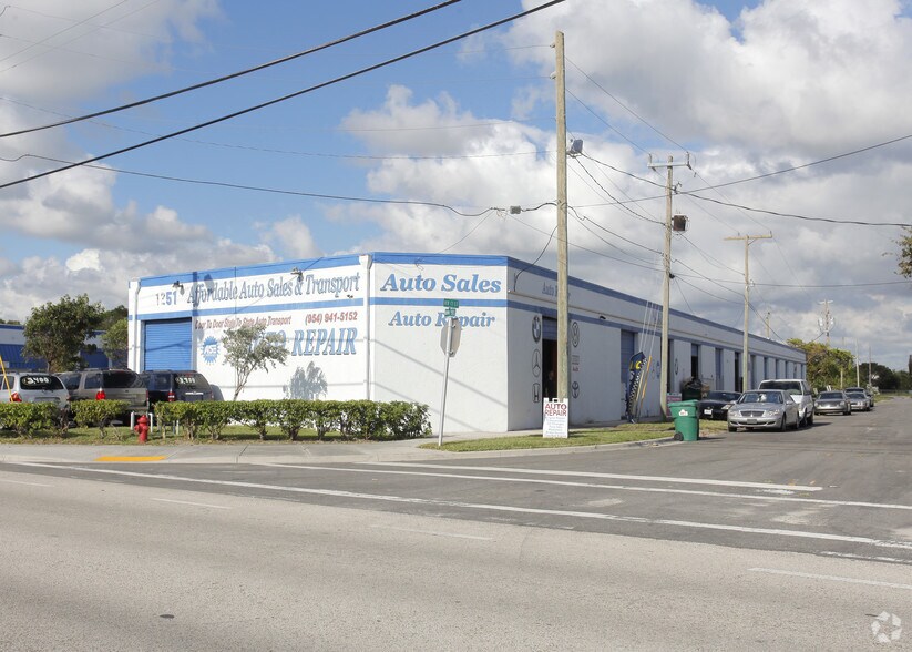 More Photos Of 1241-1251 N Dixie Hwy, Pompano Beach Warehouse For Lease