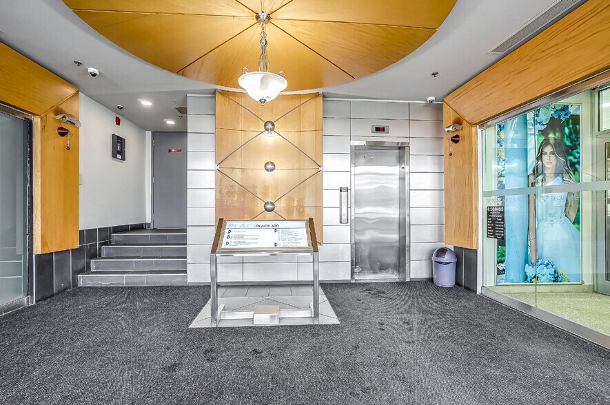 More Photos Of 400 Boul Curé-Labelle, Laval Loft Creative Space For Sale