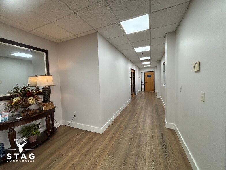 More Photos Of 571 W Main St, Lewisville Medical For Lease