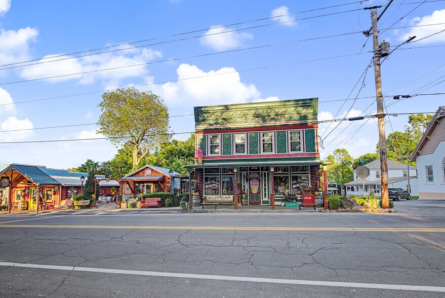 More Photos Of 219 MO-21, Caledonia Storefront Retail Residential For Sale