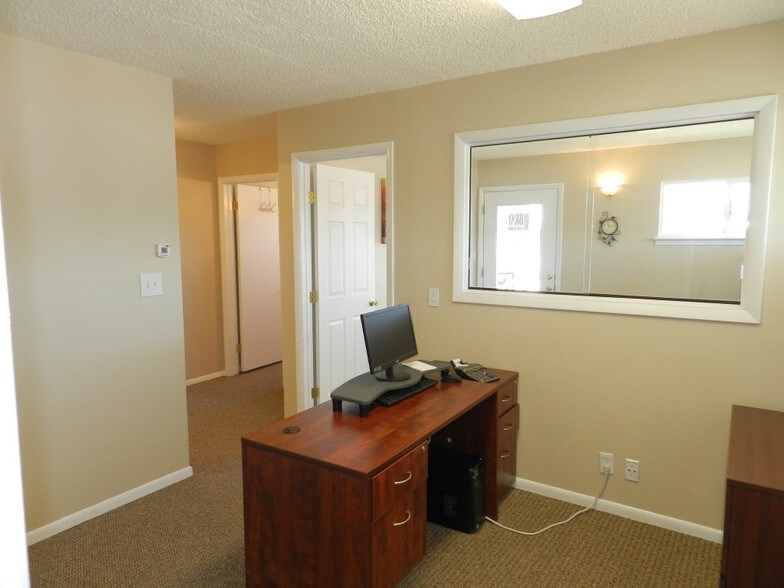 More Photos Of 1020 S Townsend Ave, Montrose Storefront Retail Office For Sale